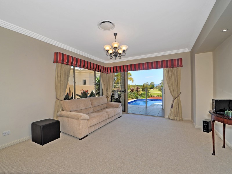 1030 Lakeview Terrace, Benowa QLD 4217