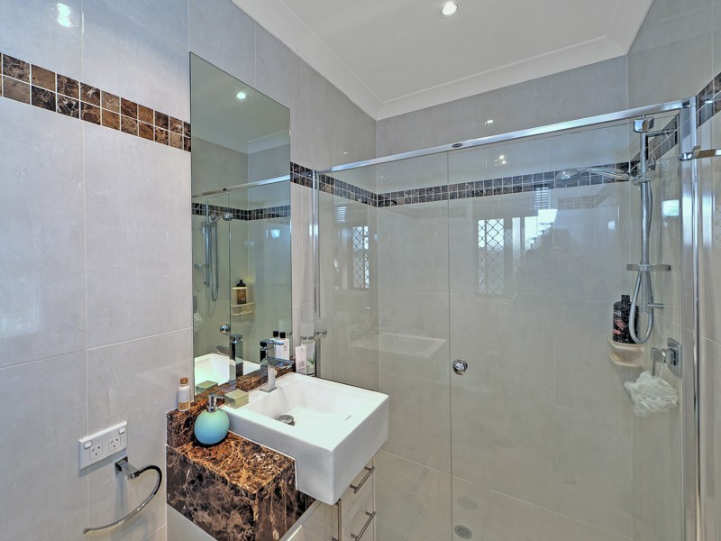 1030 Lakeview Terrace, Benowa QLD 4217