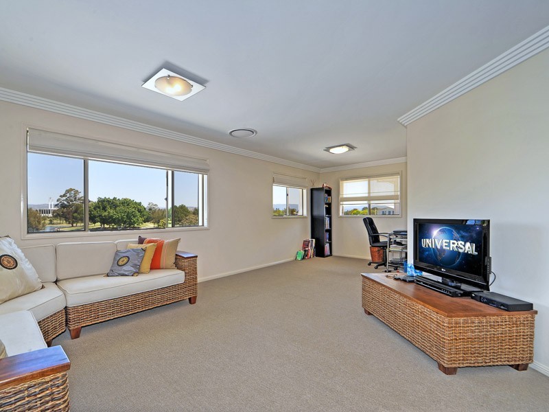 1030 Lakeview Terrace, Benowa QLD 4217