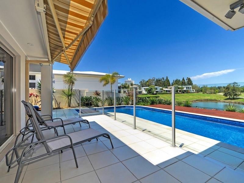 1030 Lakeview Terrace, Benowa QLD 4217