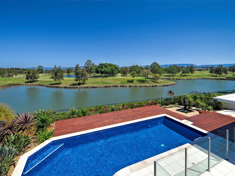 1030 Lakeview Terrace, Benowa QLD 4217