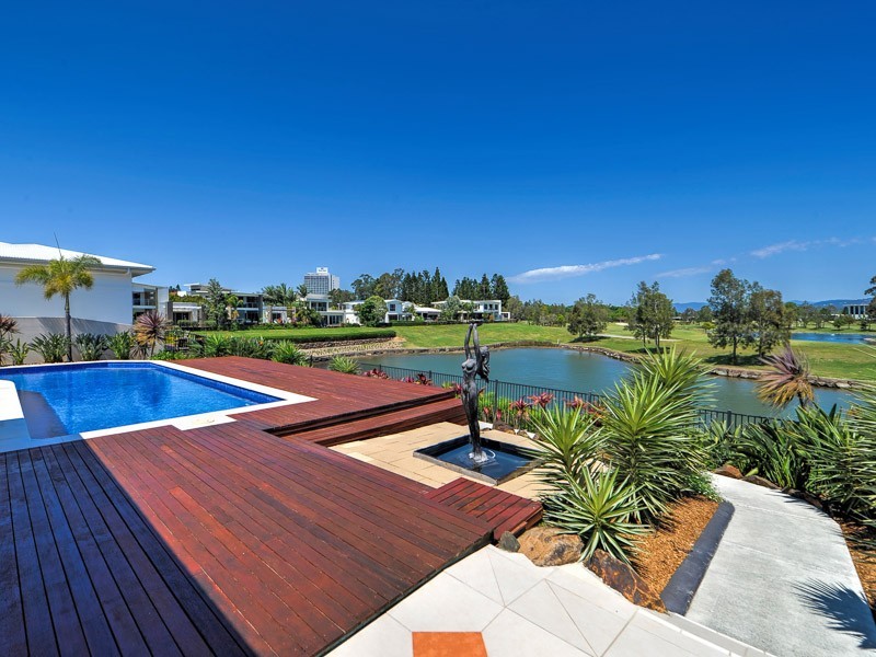 1030 Lakeview Terrace, Benowa QLD 4217