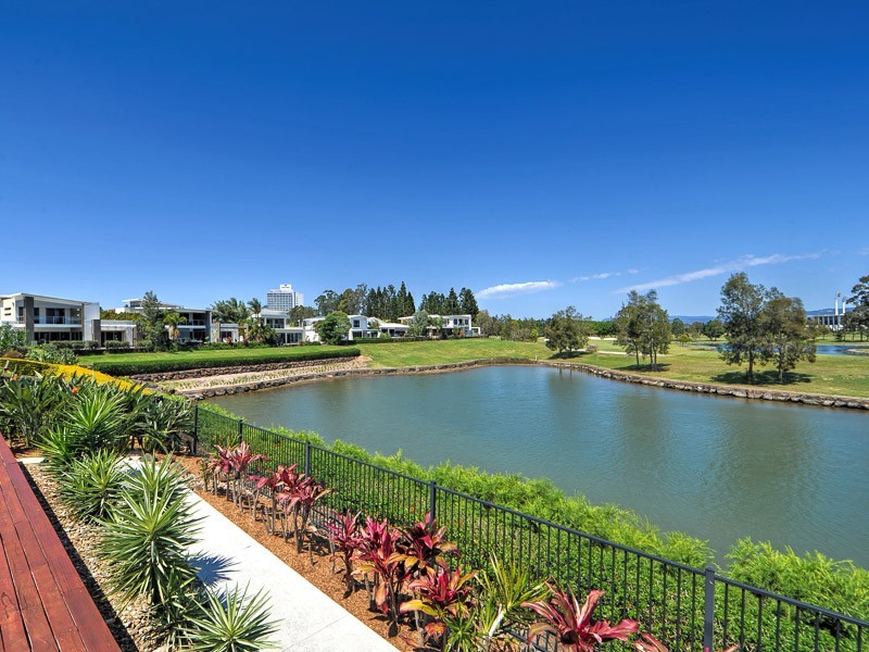 1030 Lakeview Terrace, Benowa QLD 4217