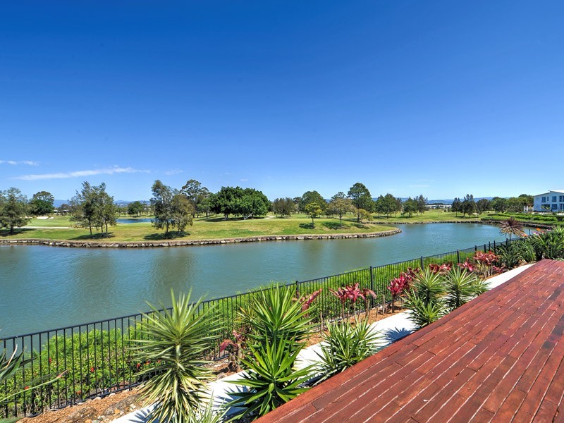 1030 Lakeview Terrace, Benowa QLD 4217