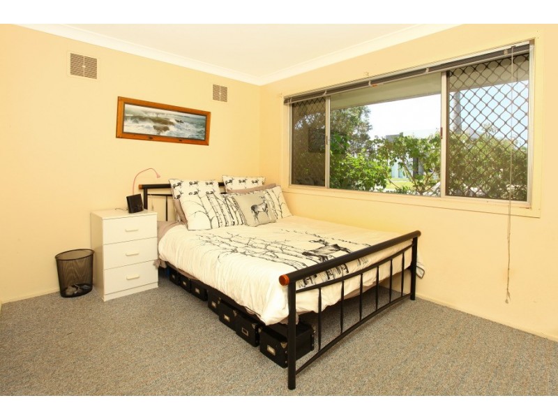 12 Carmel Court, Broadbeach Waters QLD 4218