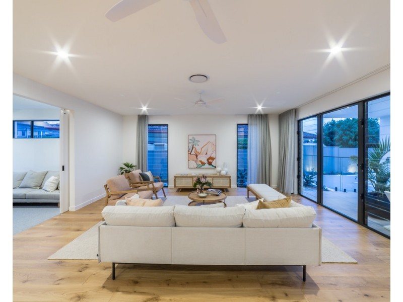 31 Kincardine Drive, Benowa Waters QLD 4217