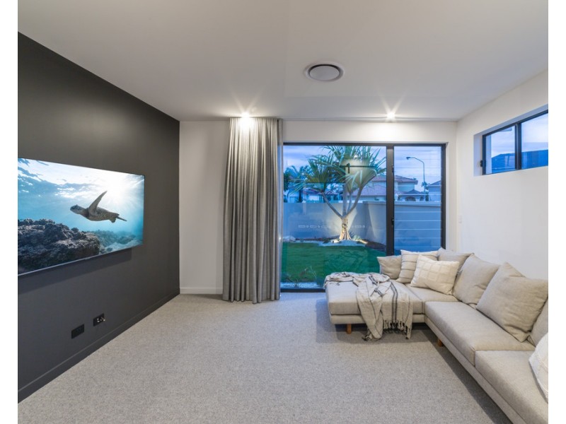 31 Kincardine Drive, Benowa Waters QLD 4217