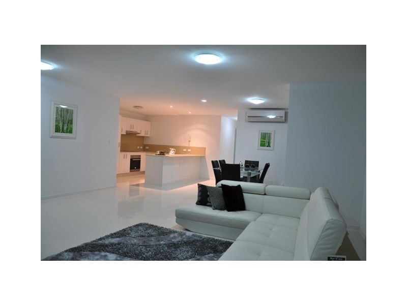 6/3 Beach Parade, Surfers Paradise QLD 4217