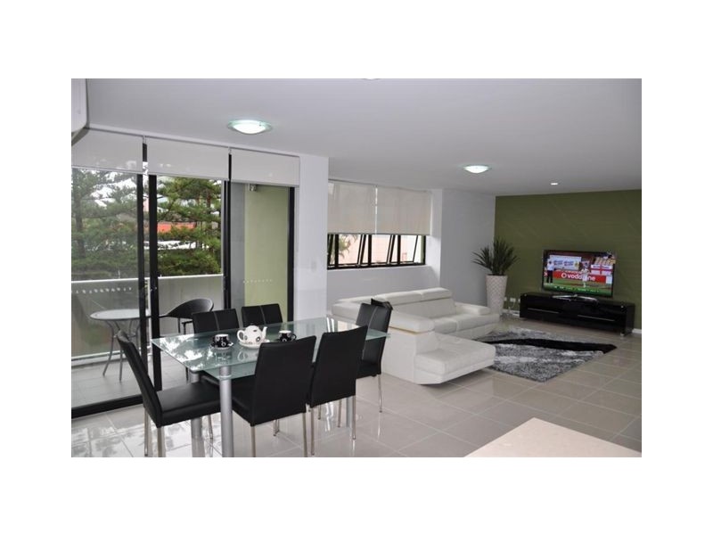 6/3 Beach Parade, Surfers Paradise QLD 4217