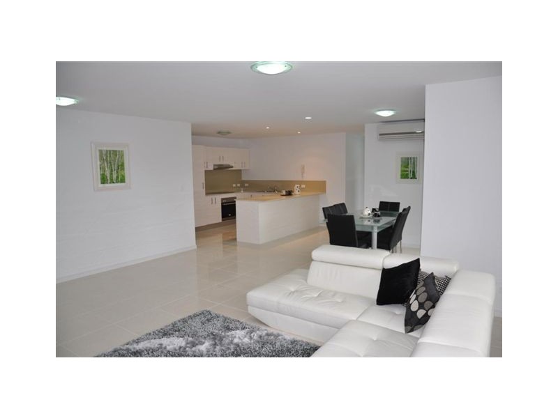 6/3 Beach Parade, Surfers Paradise QLD 4217