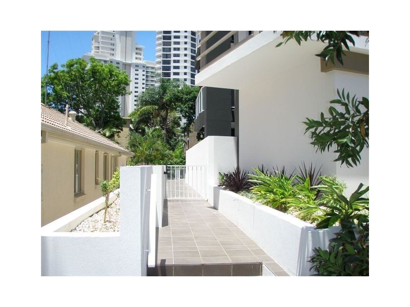 6/3 Beach Parade, Surfers Paradise QLD 4217