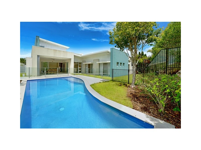 6011 The Boulevarde, Benowa QLD 4217