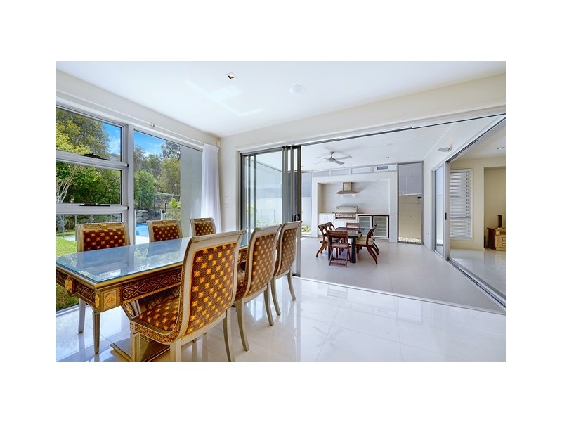 6011 The Boulevarde, Benowa QLD 4217