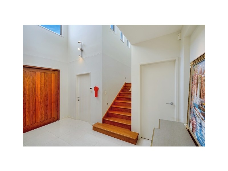 6011 The Boulevarde, Benowa QLD 4217