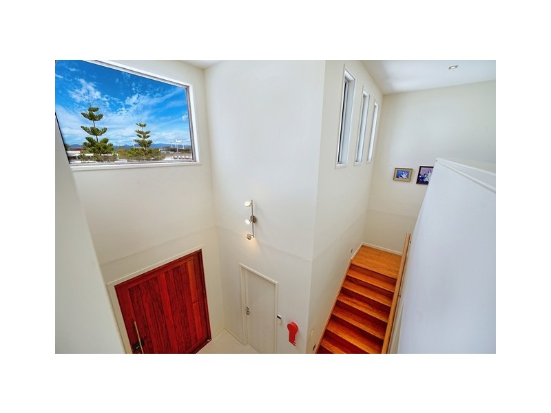 6011 The Boulevarde, Benowa QLD 4217