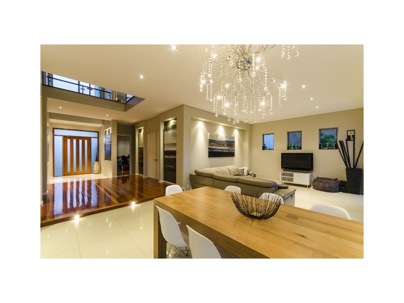 10 Coral Gables Key, Broadbeach Waters QLD 4218