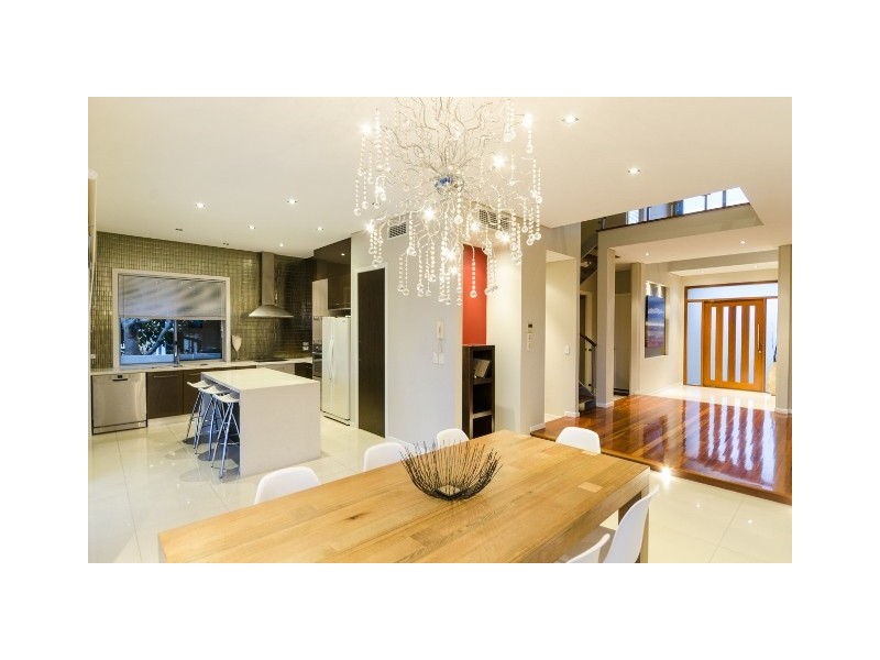 10 Coral Gables Key, Broadbeach Waters QLD 4218