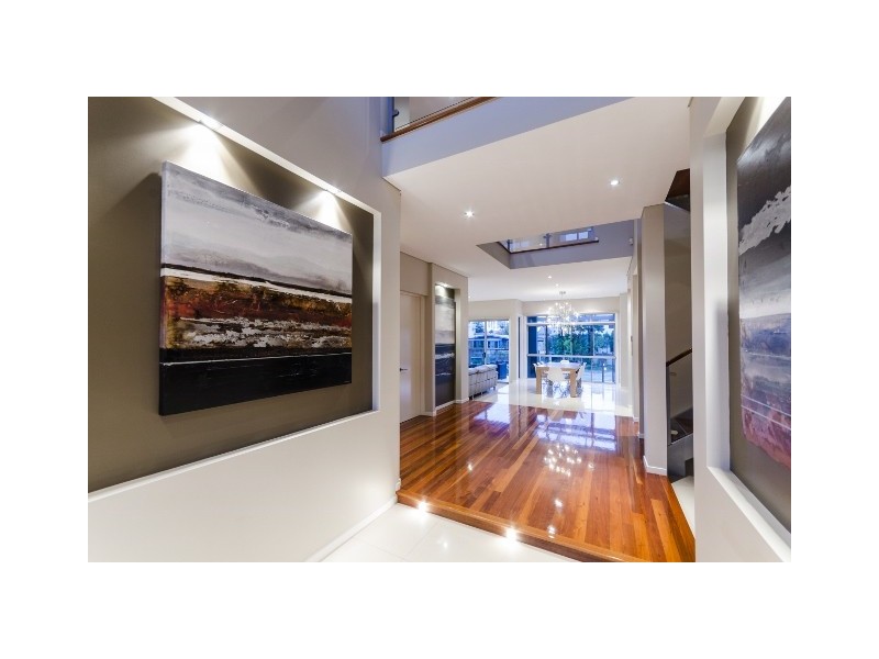 10 Coral Gables Key, Broadbeach Waters QLD 4218