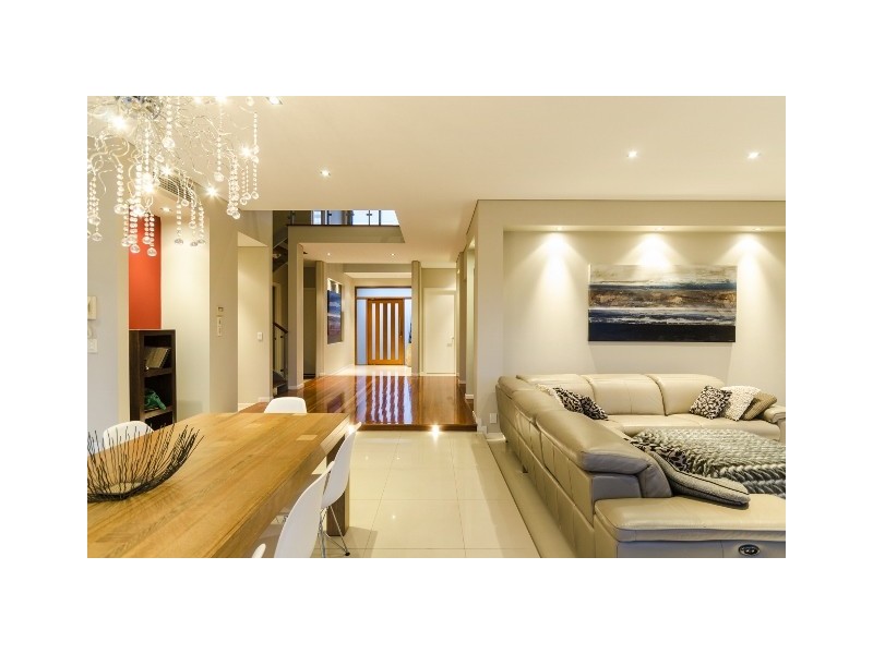 10 Coral Gables Key, Broadbeach Waters QLD 4218