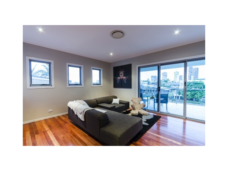 10 Coral Gables Key, Broadbeach Waters QLD 4218
