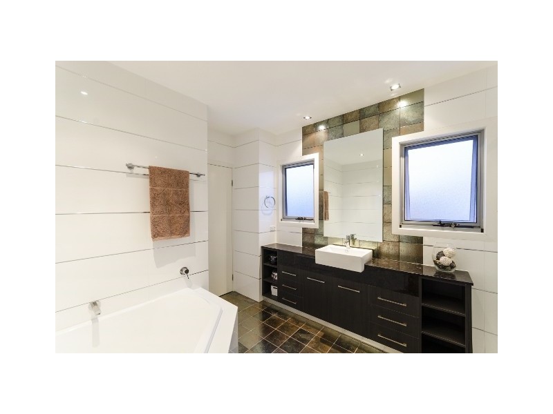 10 Coral Gables Key, Broadbeach Waters QLD 4218