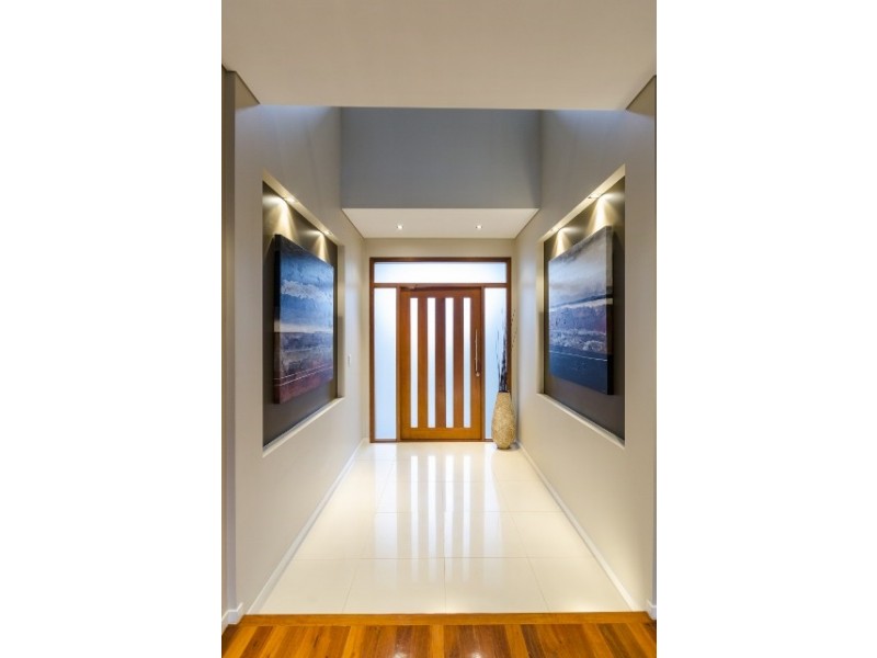 10 Coral Gables Key, Broadbeach Waters QLD 4218