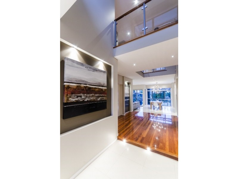 10 Coral Gables Key, Broadbeach Waters QLD 4218