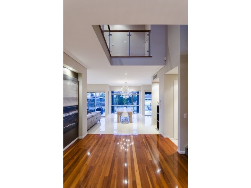 10 Coral Gables Key, Broadbeach Waters QLD 4218