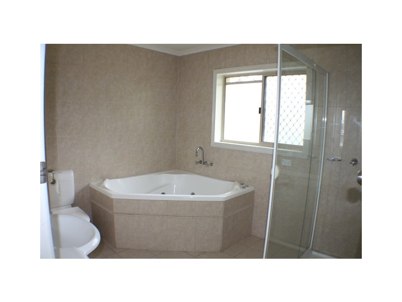 12 Susanne, Southport QLD 4215