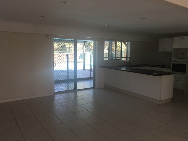 12 Susanne, Southport QLD 4215