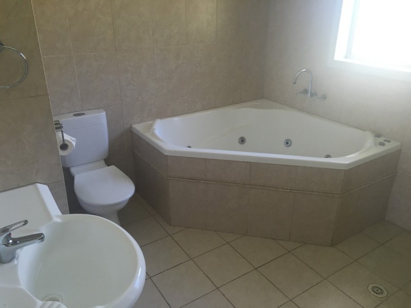 12 Susanne, Southport QLD 4215