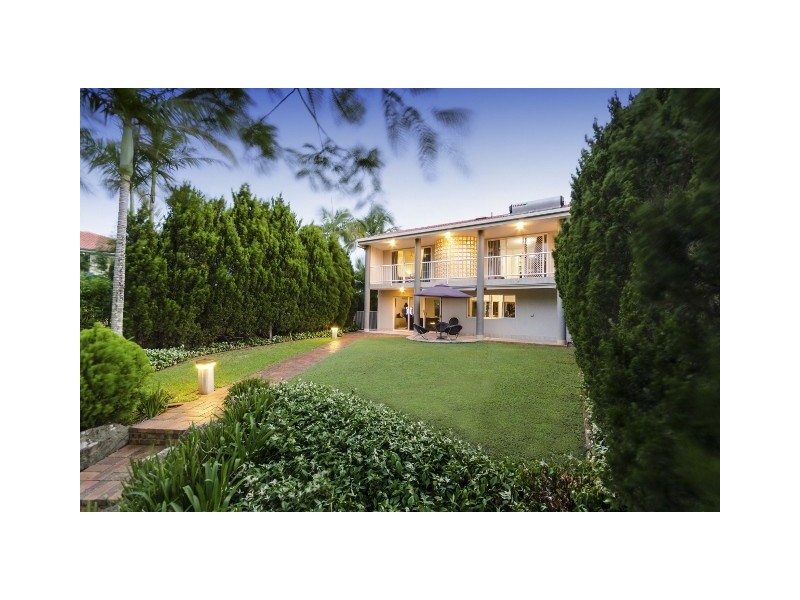 5 Cabana Boulevard, Benowa Waters QLD 4217