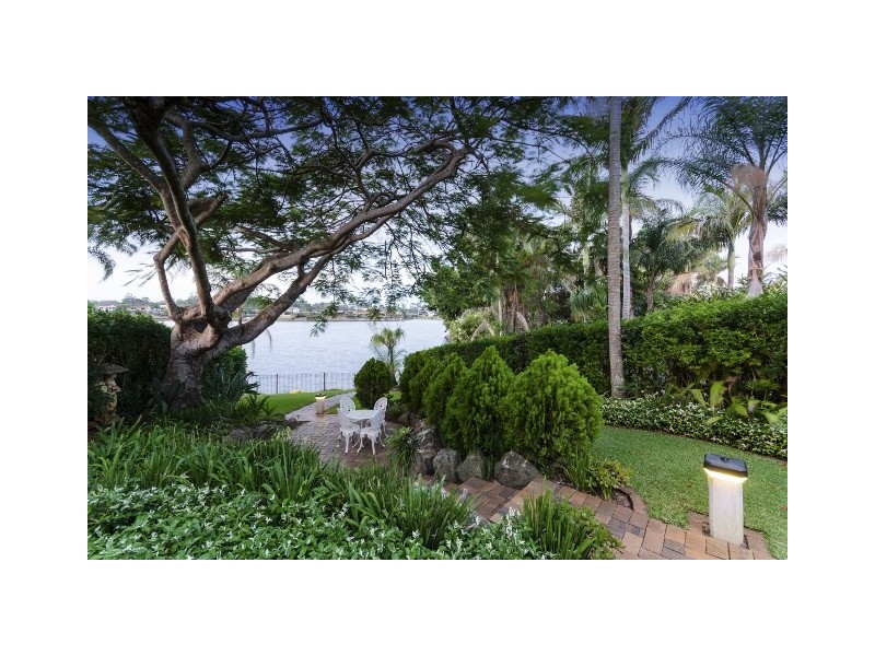 5 Cabana Boulevard, Benowa Waters QLD 4217