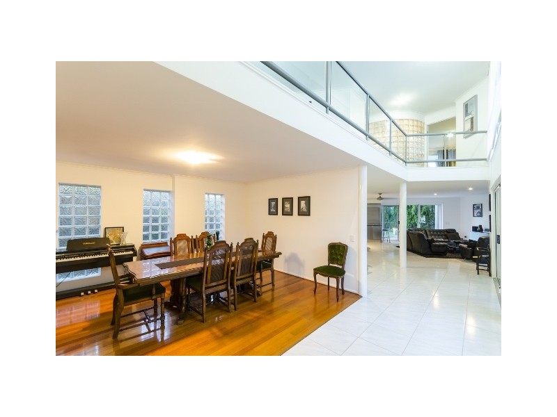 5 Cabana Boulevard, Benowa Waters QLD 4217