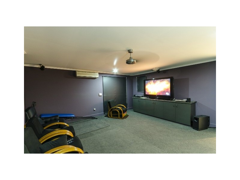 5 Cabana Boulevard, Benowa Waters QLD 4217