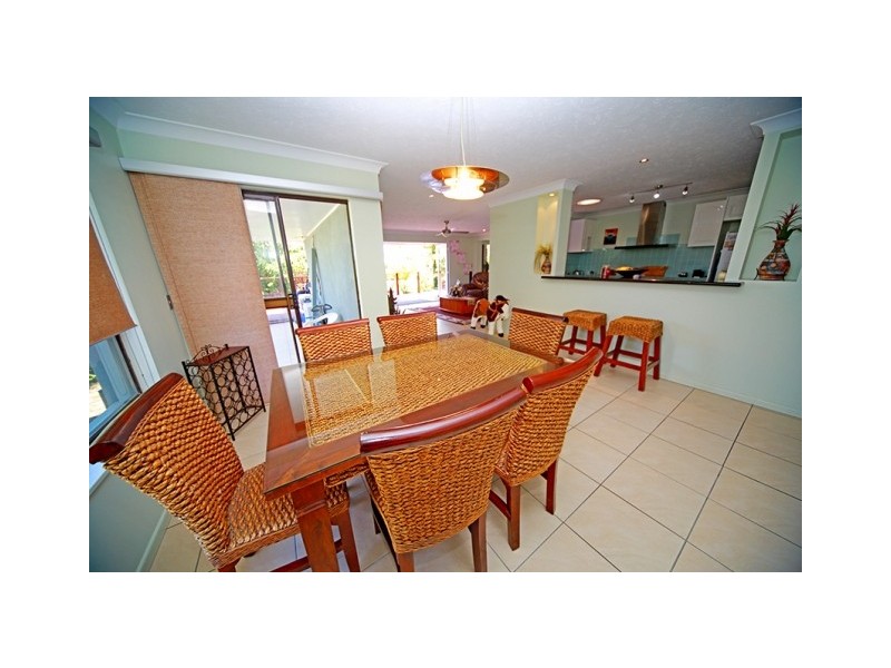 7 Gretel Drive, Mermaid Waters QLD 4218