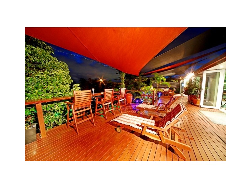 7 Gretel Drive, Mermaid Waters QLD 4218