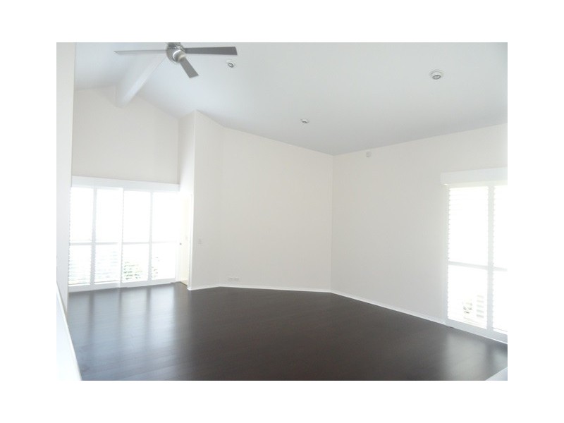 7306 Bayside Close, Sanctuary Cove QLD 4212