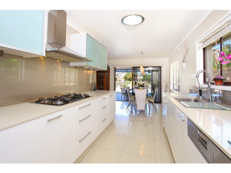 115 Campbell Street, Sorrento QLD 4217