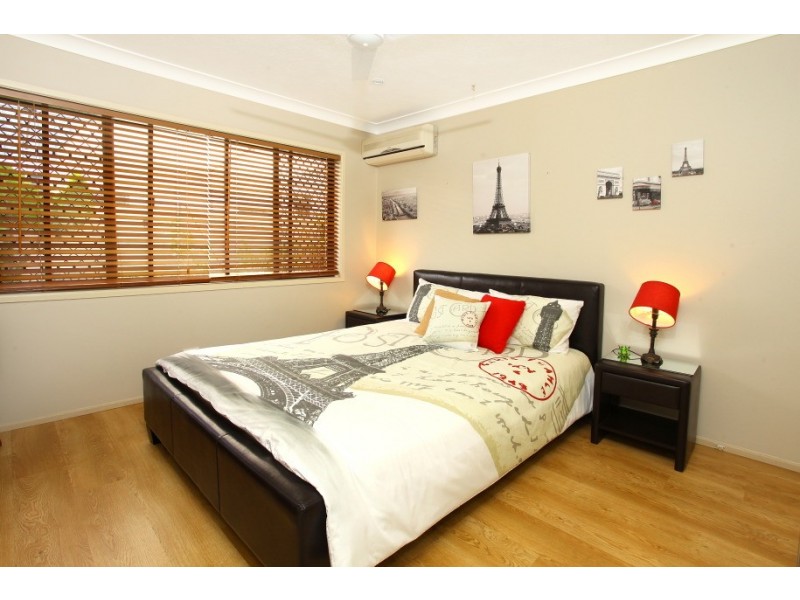 115 Campbell Street, Sorrento QLD 4217