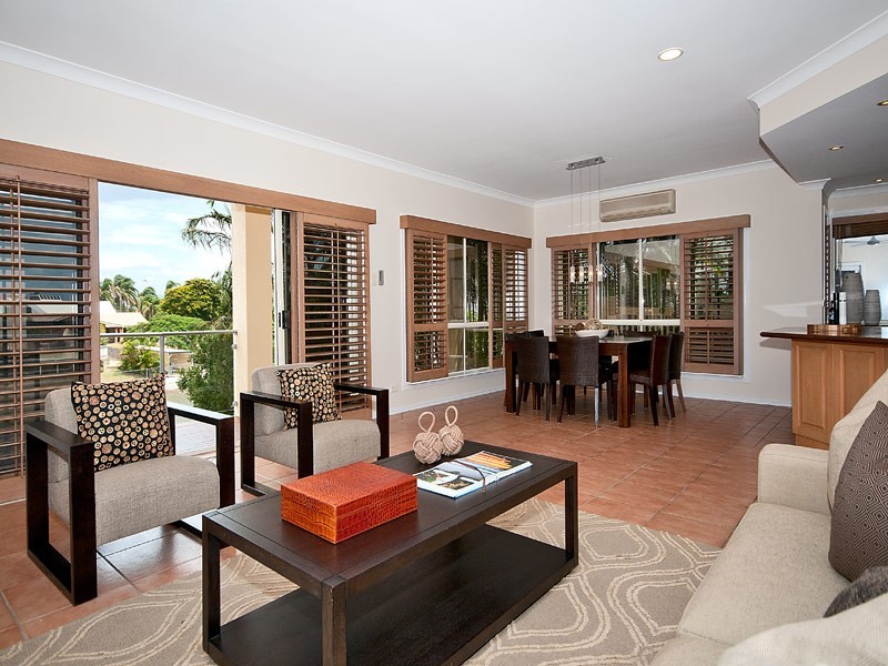 6 Adler Court, Benowa Waters QLD 4217