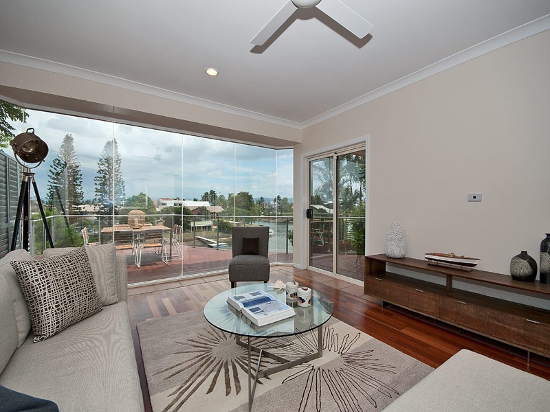 6 Adler Court, Benowa Waters QLD 4217