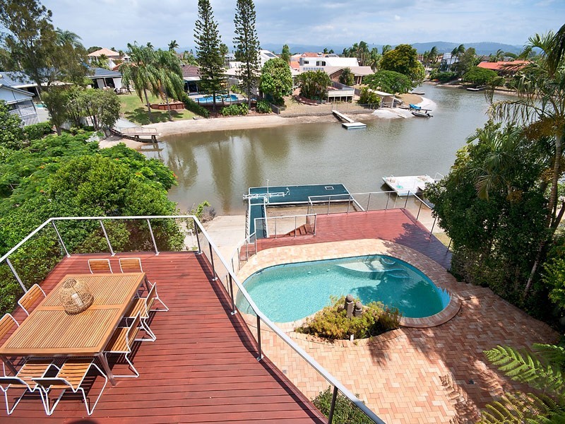 6 Adler Court, Benowa Waters QLD 4217