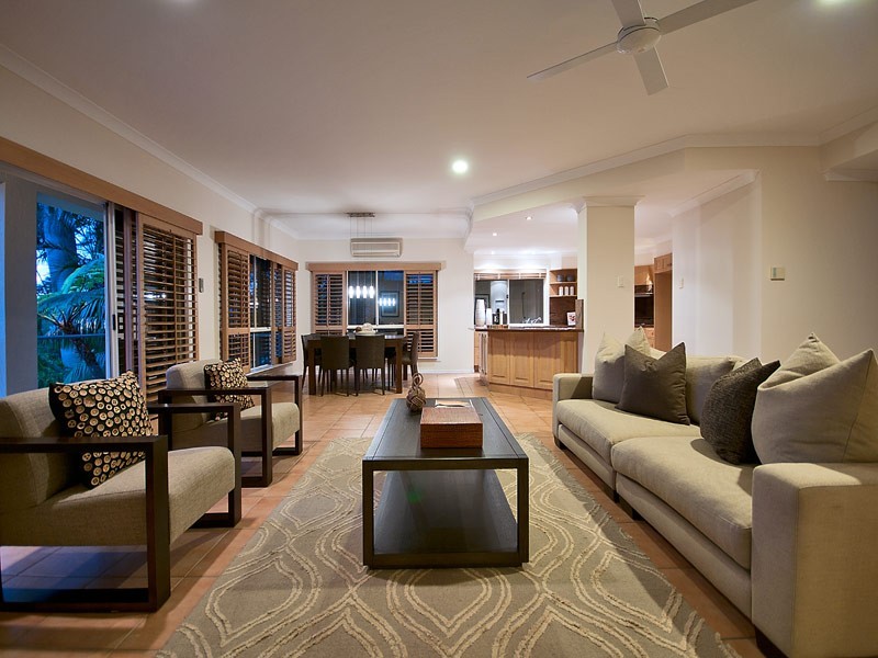 6 Adler Court, Benowa Waters QLD 4217