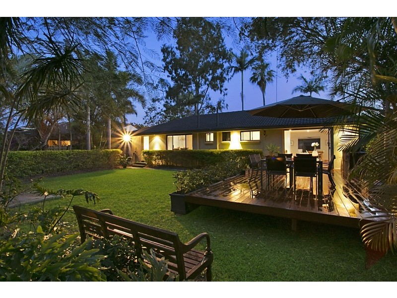 21 Dunkeith Avenue, Benowa Waters QLD 4217