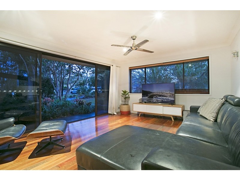 21 Dunkeith Avenue, Benowa Waters QLD 4217