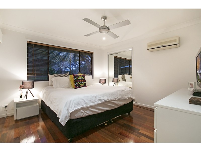 21 Dunkeith Avenue, Benowa Waters QLD 4217