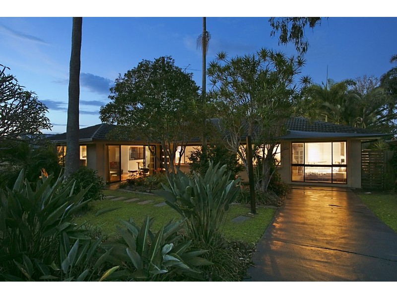 21 Dunkeith Avenue, Benowa Waters QLD 4217