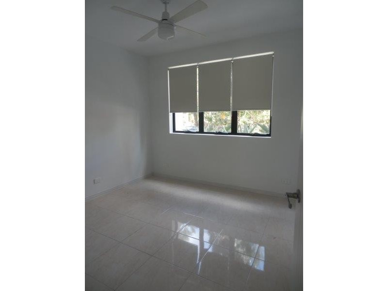 1/3 Beach Parade, Surfers Paradise QLD 4217