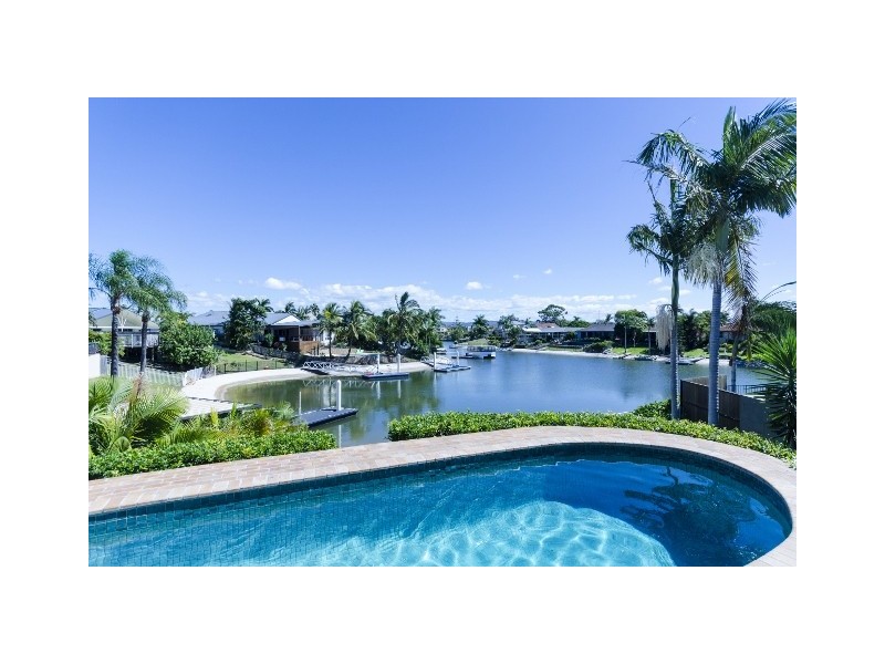 12 West Lynne, Benowa Waters QLD 4217